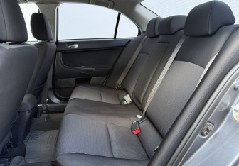 Подержанный автомобиль Mitsubishi Lancer Sedan 2008 года (11 фото)