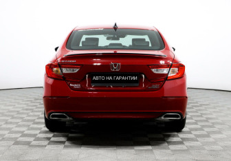 Подержанный автомобиль Honda Accord Sedan 2021 года (6 фото)