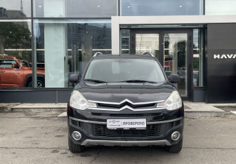 Подержанный автомобиль Citroen C-Crosser 2011 года (2 фото)