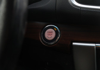 Подержанный автомобиль Nissan Teana 2010 года (15 фото)