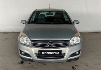 Подержанный автомобиль Opel Astra Hatchback 2007 года (2 фото)