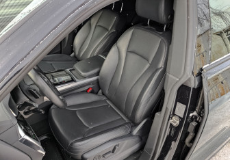 Подержанный автомобиль Audi Q8 2020 года (20 фото)