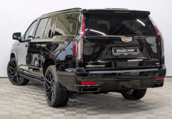Подержанный автомобиль Cadillac Escalade Suv 2021 года (7 фото)