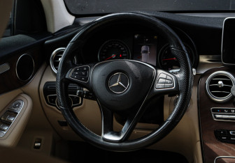 Подержанный автомобиль Mercedes-Benz GLC Coupe 2018 года (13 фото)