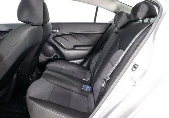 Подержанный автомобиль Kia Cerato Sedan 2017 года (11 фото)