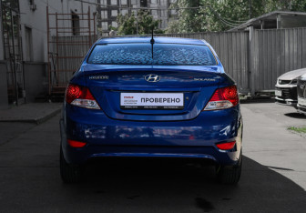 Подержанный автомобиль Hyundai Solaris Sedan 2011 года (5 фото)