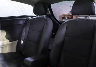 Подержанный автомобиль Volvo C30 2011 года (11 фото)