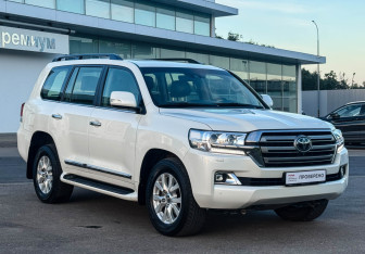 Подержанный автомобиль Toyota Land Cruiser Suv 2020 года (3 фото)