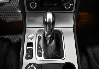 Подержанный автомобиль Volkswagen Touareg 2014 года (11 фото)