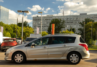 Подержанный автомобиль Peugeot 308 Wagon 2008 года (6 фото)