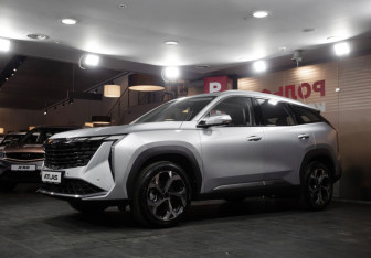Новый Geely Atlas 2025 (3 фото)
