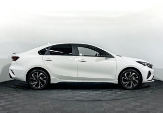 Подержанный автомобиль Kia K3 Sedan 2023 года (4 фото)