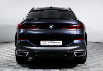 Подержанный автомобиль BMW X6 2021 года (6 фото)