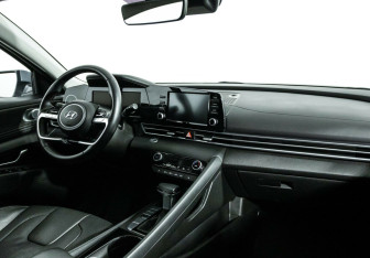 Подержанный автомобиль Hyundai Elantra Sedan 2021 года (5 фото)