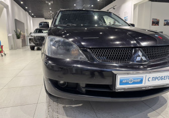 Подержанный автомобиль Mitsubishi Lancer Sedan 2007 года (8 фото)