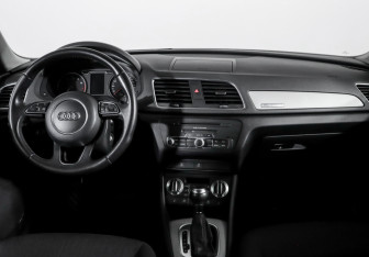 Подержанный автомобиль Audi Q3 2013 года (12 фото)