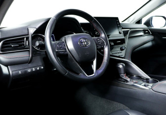 Подержанный автомобиль Toyota Camry Sedan 2021 года (11 фото)