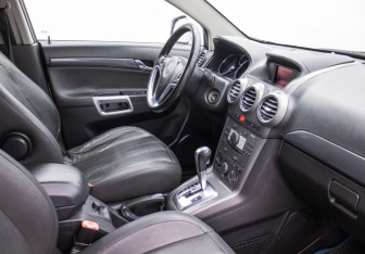 Подержанный автомобиль Opel Antara 2010 года (9 фото)