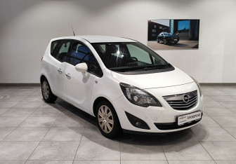 Подержанный автомобиль Opel Meriva 2012 года (3 фото)