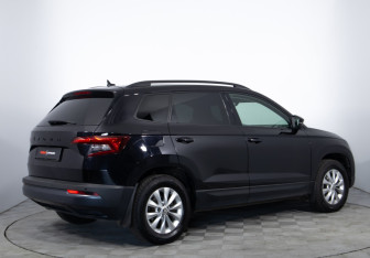 Подержанный автомобиль Skoda Karoq 2020 года (5 фото)
