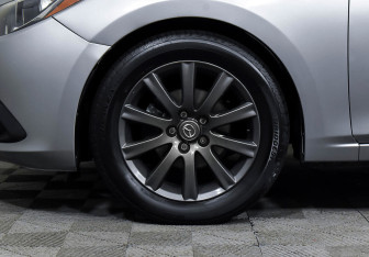 Подержанный автомобиль Mazda 3 Sedan 2015 года (7 фото)