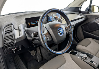 Подержанный автомобиль BMW i3 2021 года (16 фото)