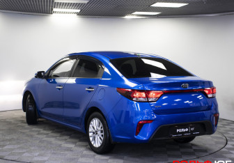 Подержанный автомобиль Kia Rio Sedan 2017 года (22 фото)