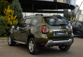 Подержанный автомобиль Renault Duster 2017 года (5 фото)