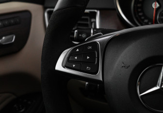 Подержанный автомобиль Mercedes-Benz GLE 2017 года (25 фото)