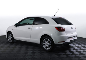 Подержанный автомобиль SEAT Ibiza Hatchback 2012 года (7 фото)