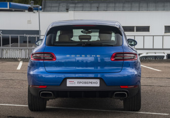 Подержанный автомобиль Porsche Macan 2016 года (6 фото)