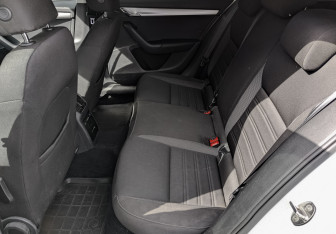 Подержанный автомобиль Skoda Octavia Liftback 2020 года (17 фото)