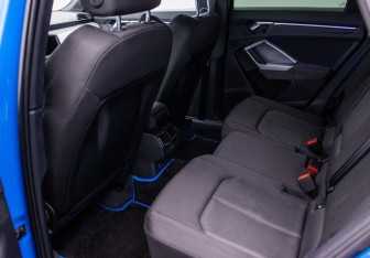 Подержанный автомобиль Audi Q3 2019 года (11 фото)