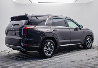 Подержанный автомобиль Hyundai Palisade 2021 года (5 фото)