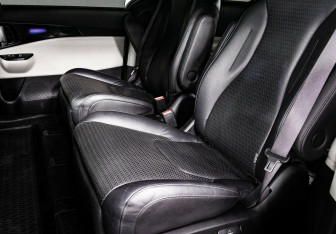 Подержанный автомобиль Kia Carnival 2021 года (14 фото)