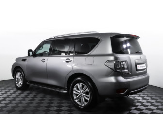 Подержанный автомобиль Nissan Patrol 2011 года (7 фото)
