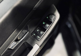 Подержанный автомобиль УАЗ Patriot 2017 года (15 фото)