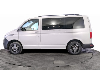 Подержанный автомобиль Volkswagen Caravelle 2021 года (8 фото)
