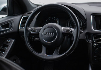 Подержанный автомобиль Audi Q5 2013 года (15 фото)