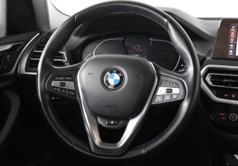 Подержанный автомобиль BMW X3 2021 года (15 фото)