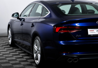 Подержанный автомобиль Audi A5 Liftback 2018 года (20 фото)