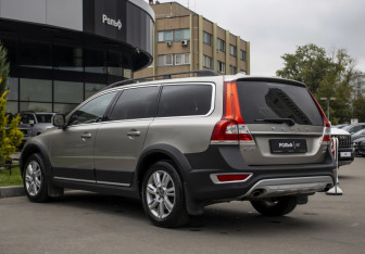 Подержанный автомобиль Volvo XC70 2014 года (7 фото)