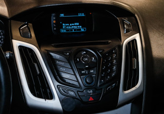 Подержанный автомобиль Ford Focus Hatchback 2013 года (17 фото)