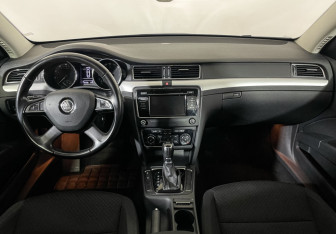 Подержанный автомобиль Skoda Superb Liftback 2013 года (12 фото)