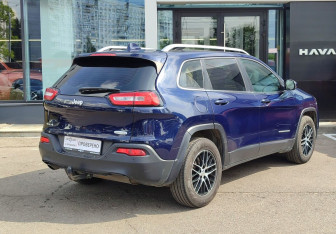 Подержанный автомобиль Jeep Cherokee 2014 года (5 фото)