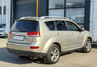 Подержанный автомобиль Citroen C-Crosser 2009 года (5 фото)
