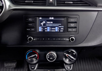 Подержанный автомобиль Kia Rio Hatchback 2021 года (15 фото)