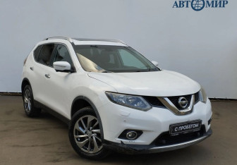 Подержанный автомобиль Nissan X-Trail 2015 года (3 фото)