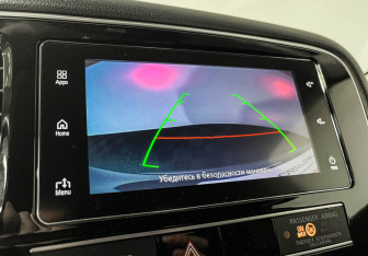 Подержанный автомобиль Mitsubishi Outlander 2019 года (14 фото)