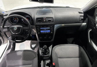 Подержанный автомобиль Skoda Yeti 2013 года (13 фото)